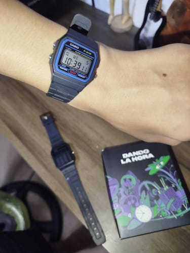 Customer photo review of Reloj Casio Vintage F-91W-1DG Clásico Líneas Azules