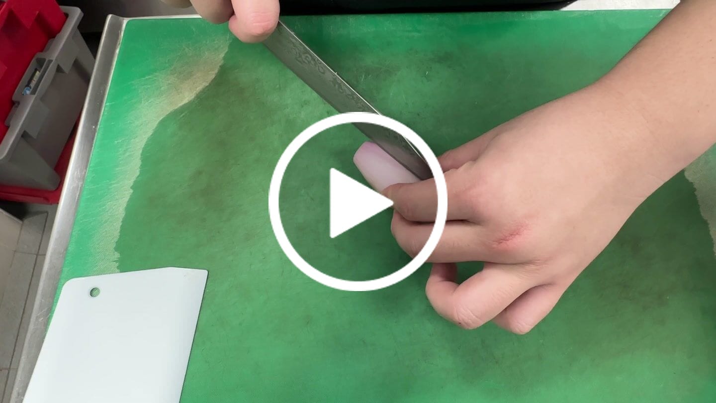 Customer video review of Ryusen Hamono Oukoku-Ryu MT Gyuto 210 mm