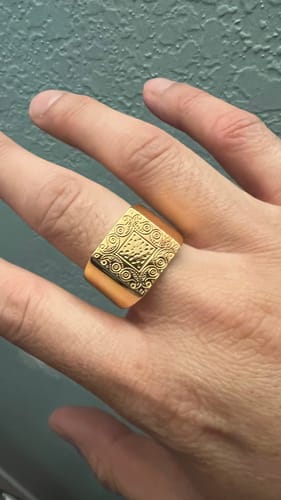 Customer photo review of Bandana Signet Ring - Gold