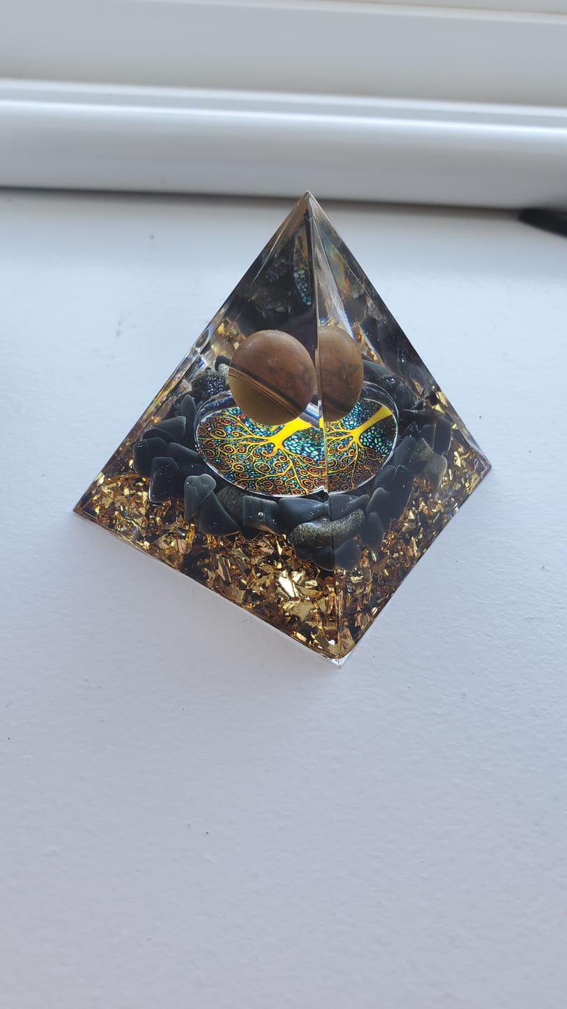 Customer photo review of Orgonite Tiger's Eye Obsidian Pyramid