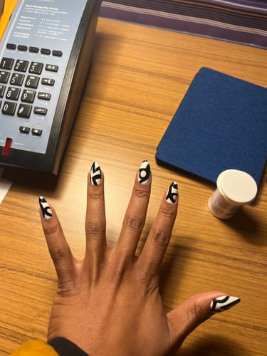 Customer photo review of Abstrx Press-on Nails