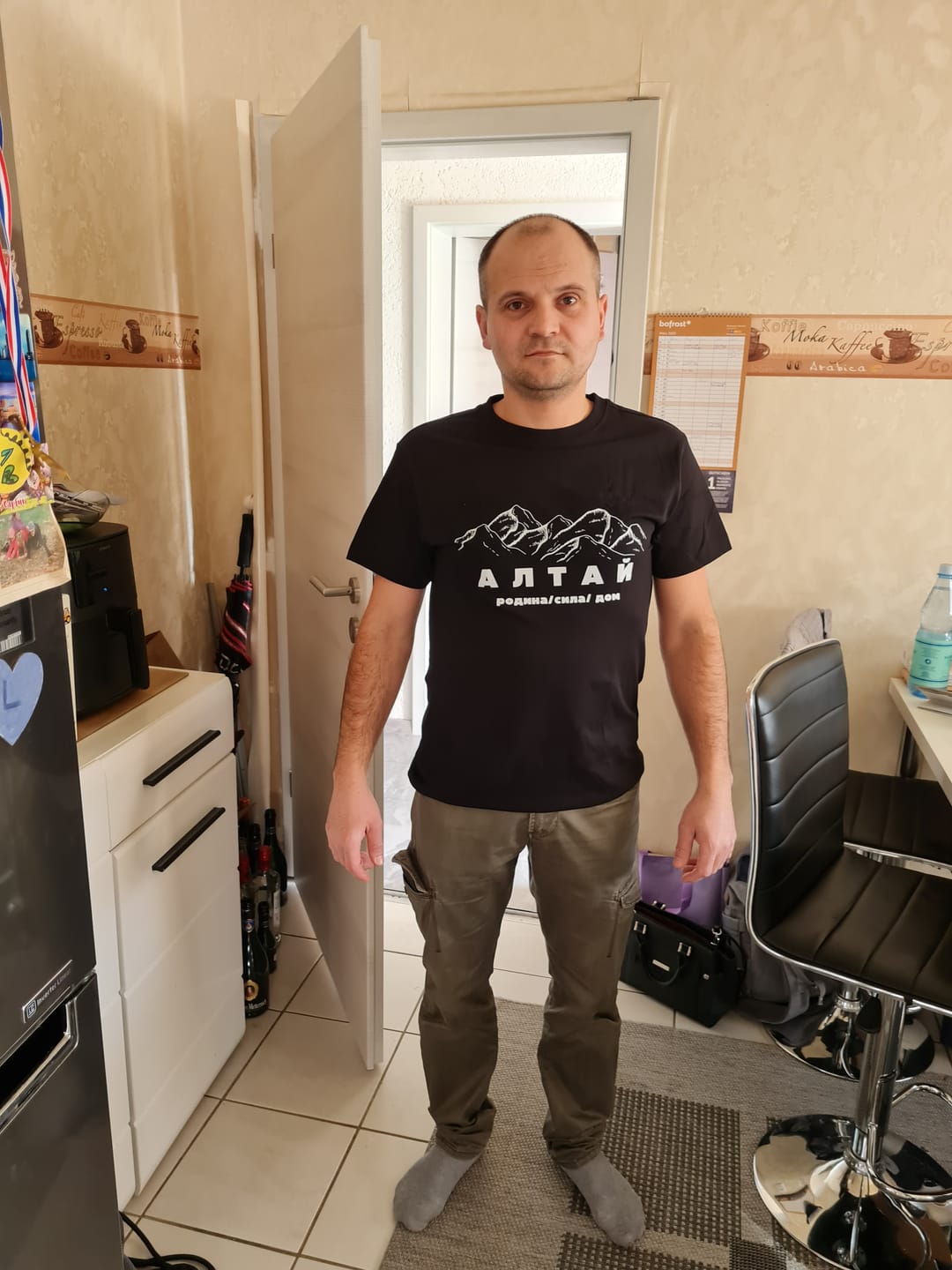 Customer photo review of АЛТАЙ - Herren T-Shirt schwarz by SAEBIS®