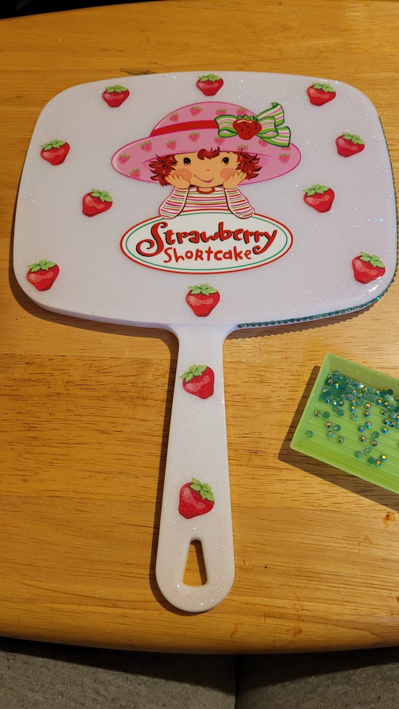Customer photo review of 99¢ Hand Mirror, White Handheld Mirror with Handle, 6.3" W x 9.6" L