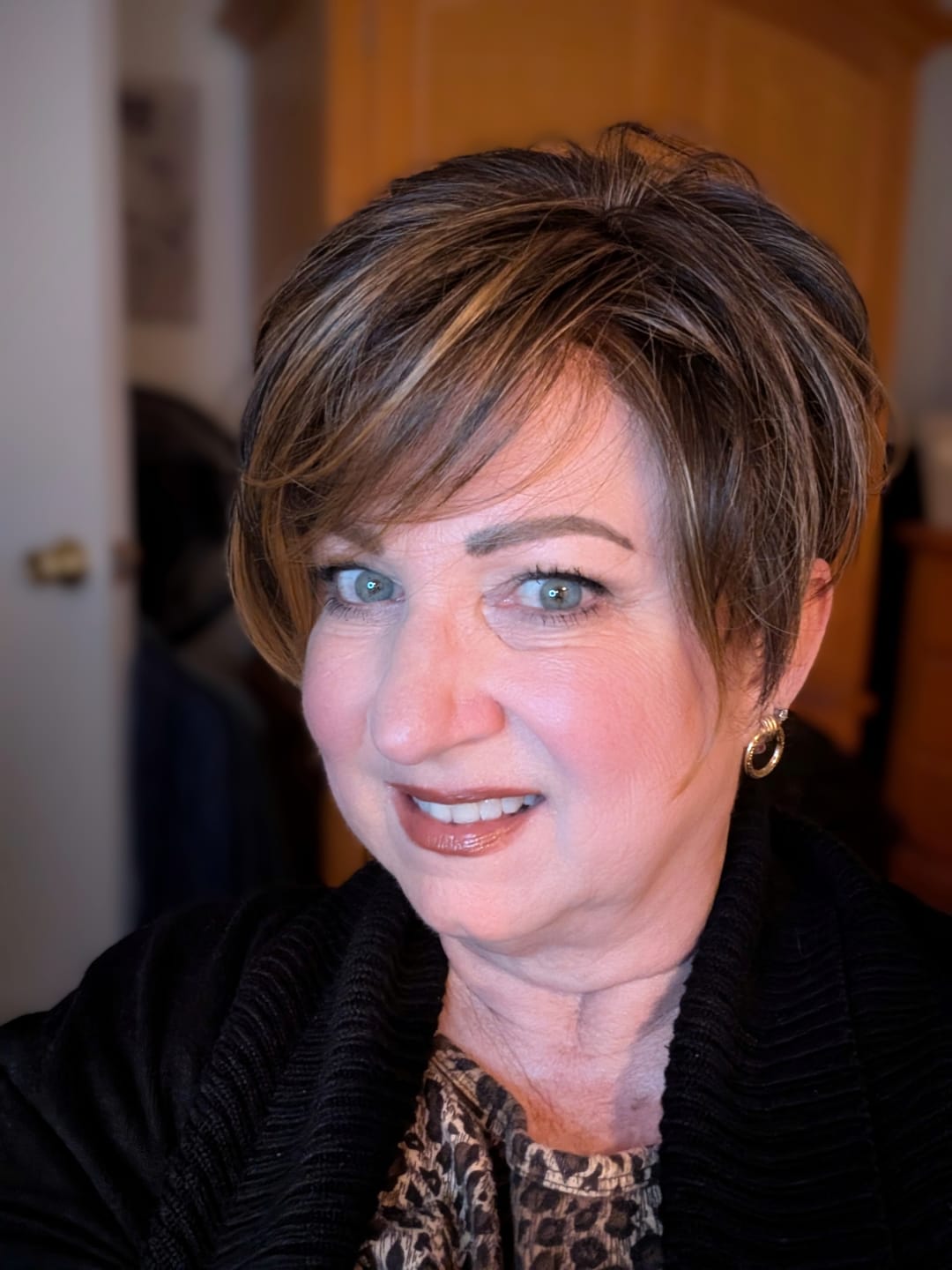 Customer photo review of VANITY FAIRE - Chocolate Cedar*