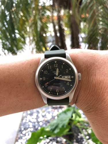Customer photo review of W.O.E. FKM Rubber Watch Strap - NEW