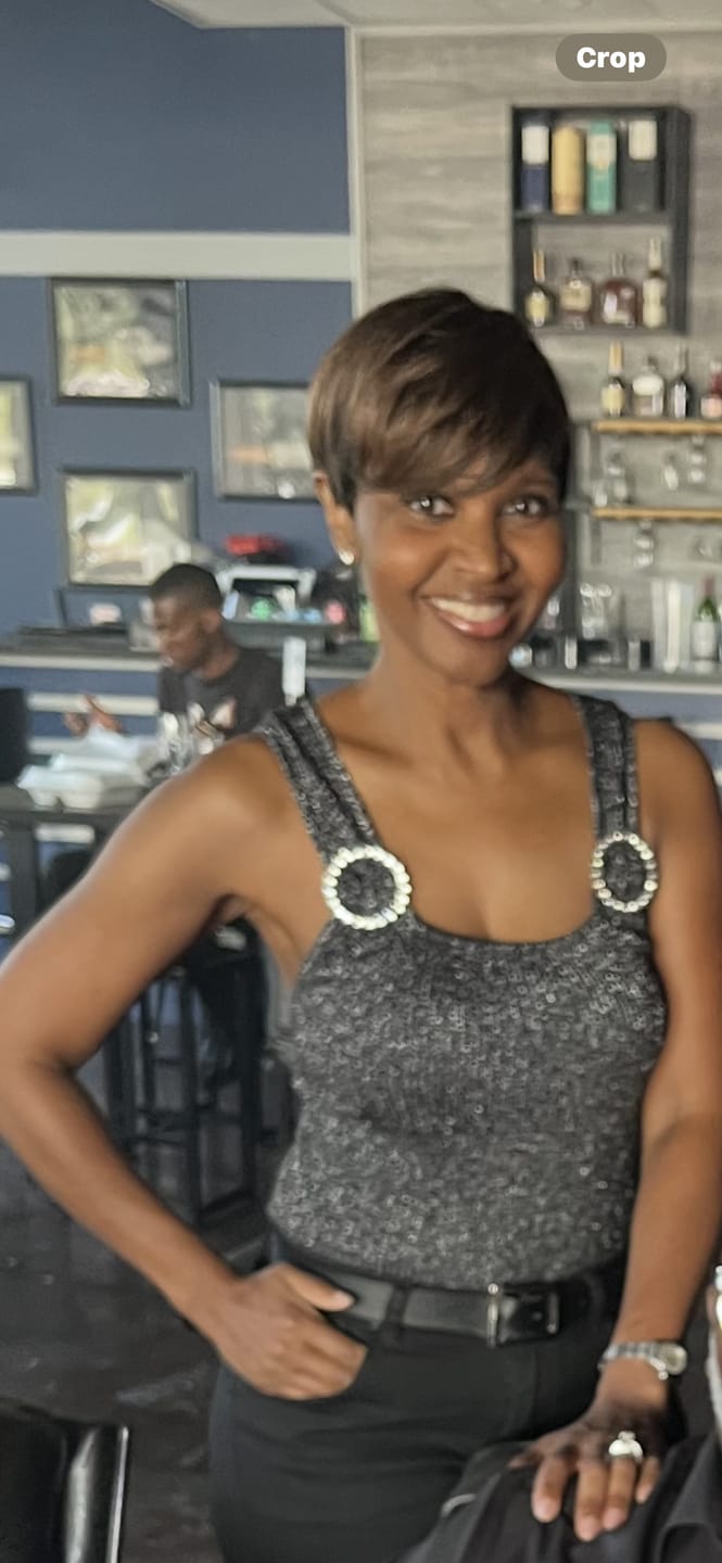 Customer photo review of Mayde Beauty Synthetic Wig - ELLA