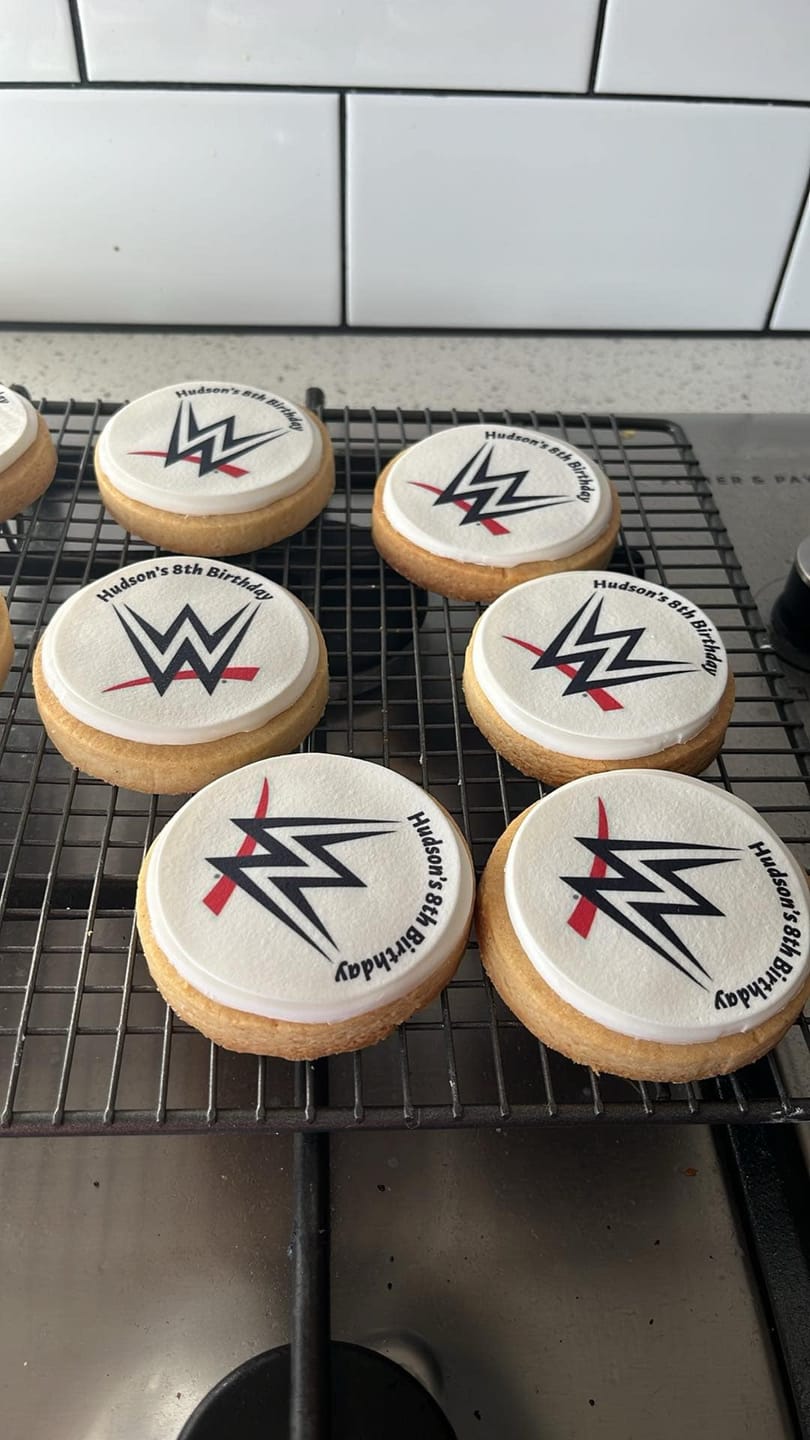 Customer photo review of 12 x 6.35 cm Round Standard Cookie Edible Icing Images