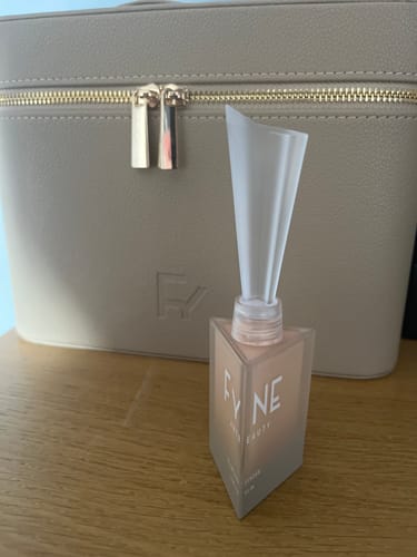 Customer photo review of FLAWLESS FINISH CONCEALER