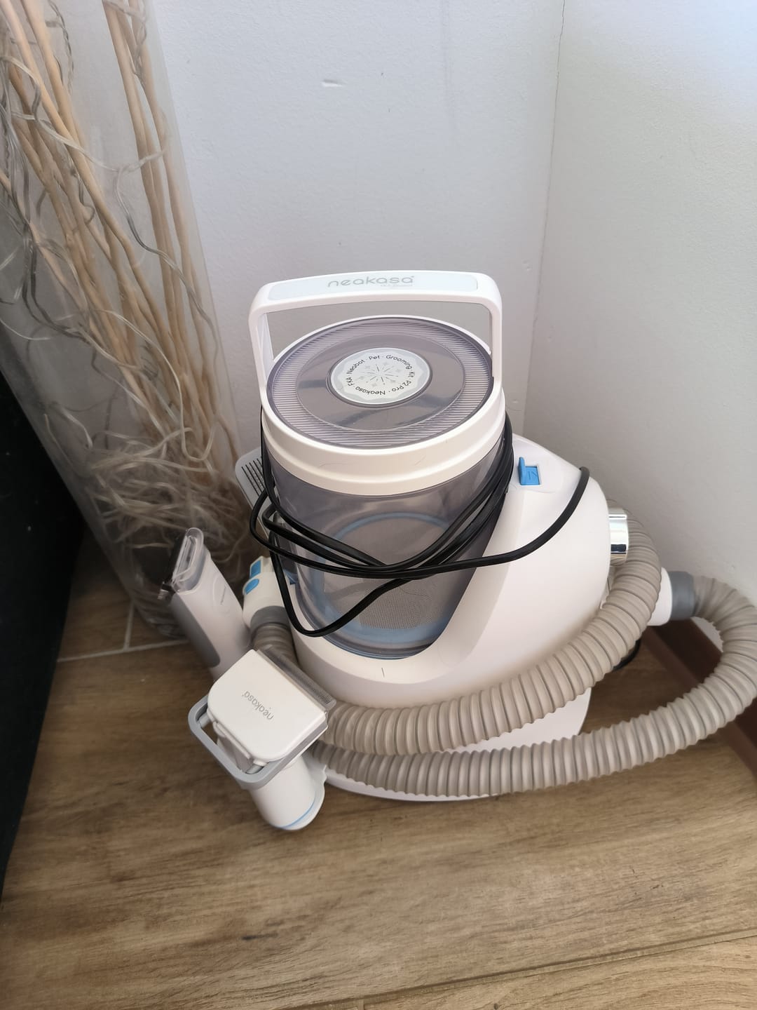 Customer photo review of Neakasa P2 Pro 5-in-1 Dog Cat Grooming Kit with Vacuum