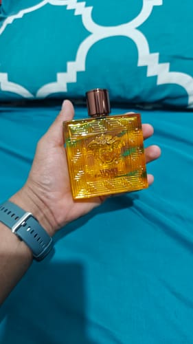 Reseña con foto de un cliente sobre Perfume Versace Eros Energy EDP