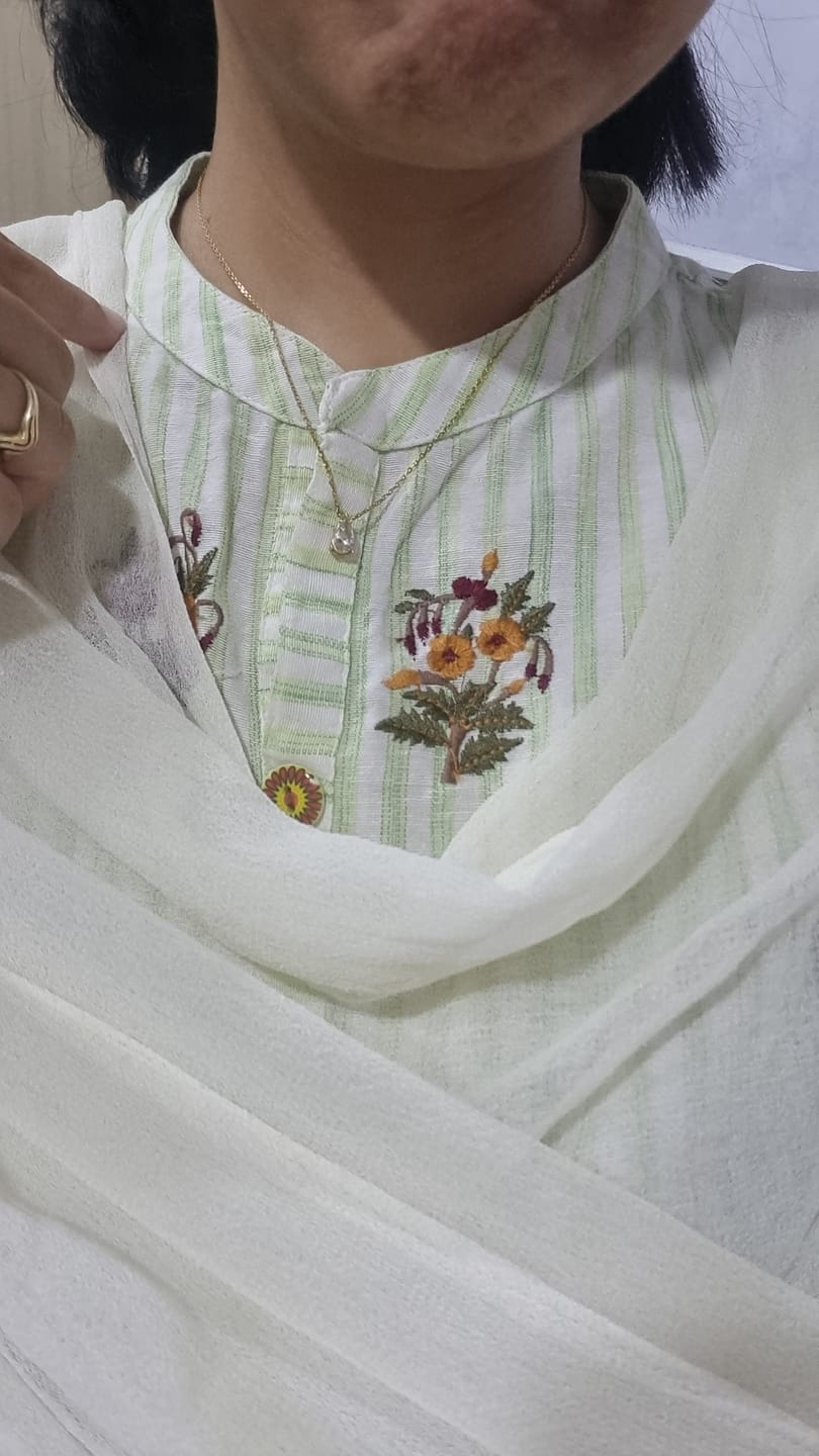 Customer photo review of Dewdrop solitaire necklace