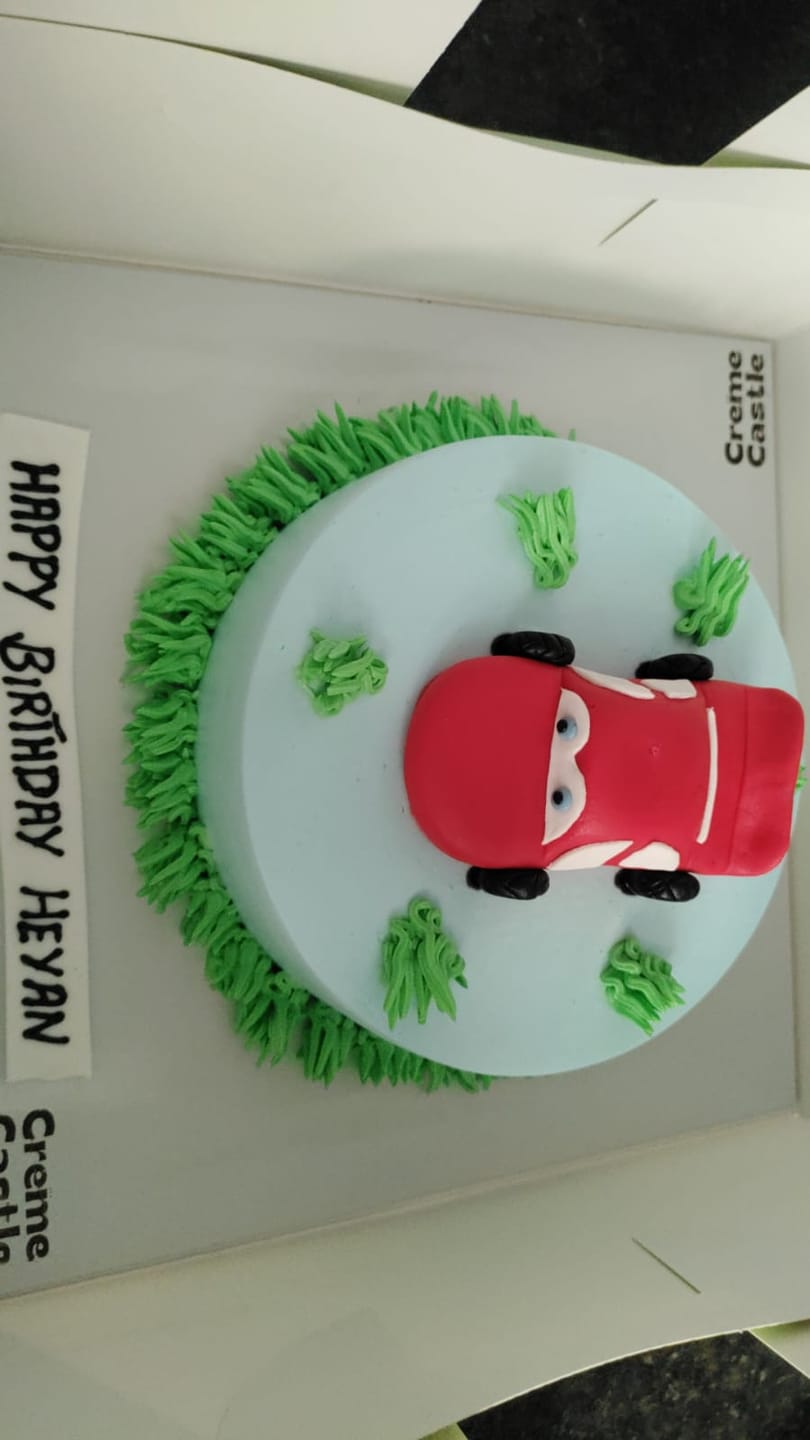 Customer photo review of Car Pineapple Cake