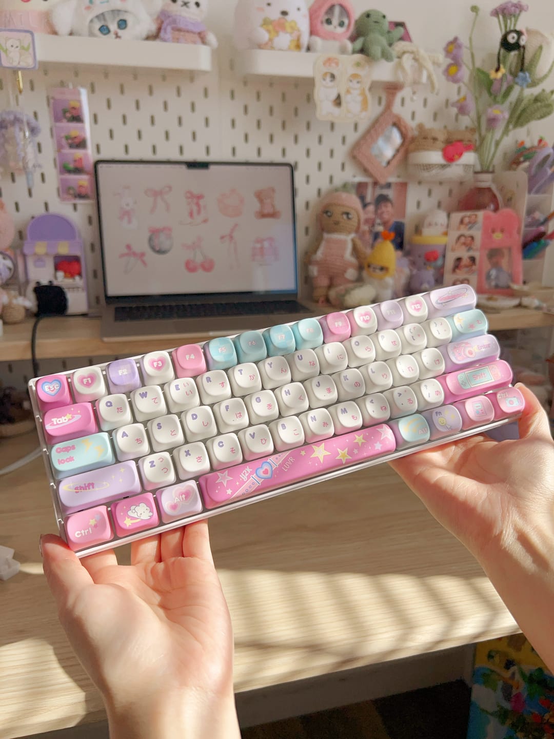 Customer photo review of KiiBOOM x Elyxirine Digital Dreams: Pastel Y2K Keycap Set