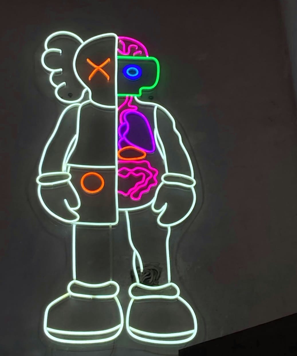 Customer photo review of Kaws Espejo