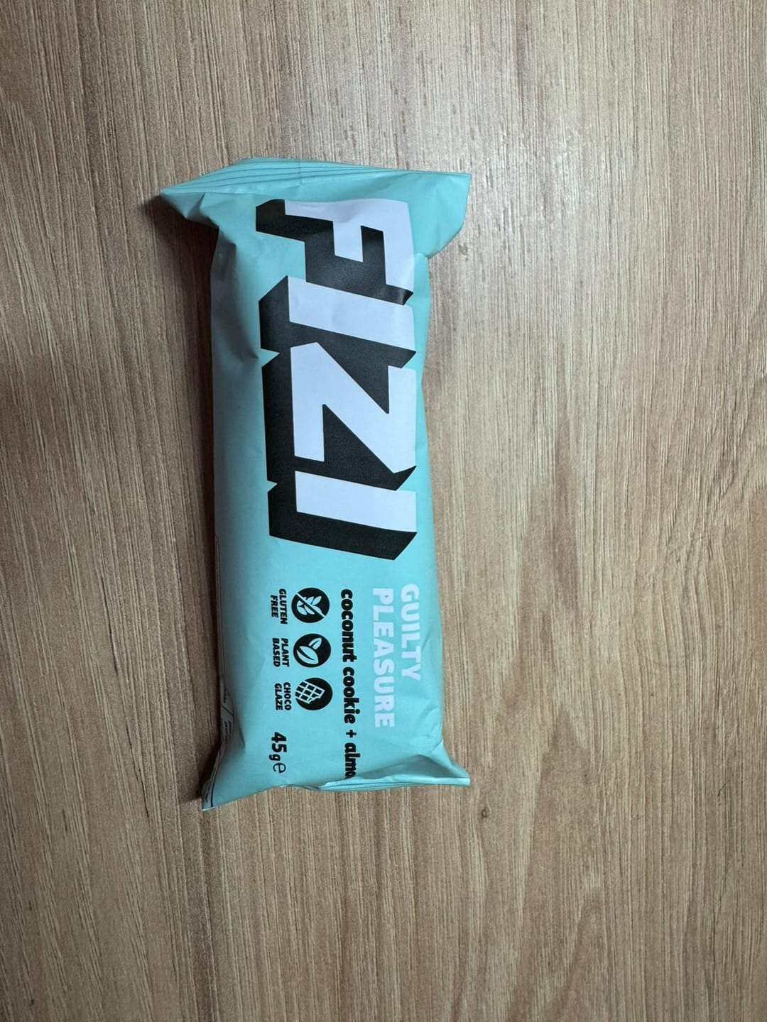 Customer photo review of BATON W POLEWIE CZEKOLADOWEJ "СOCONUT COOKIE + ALMOND" 10 X 45G
