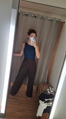 Bruna S. review of Calça Jeans Wide Leg Buriti Marrom Escuro image 1 out of 1