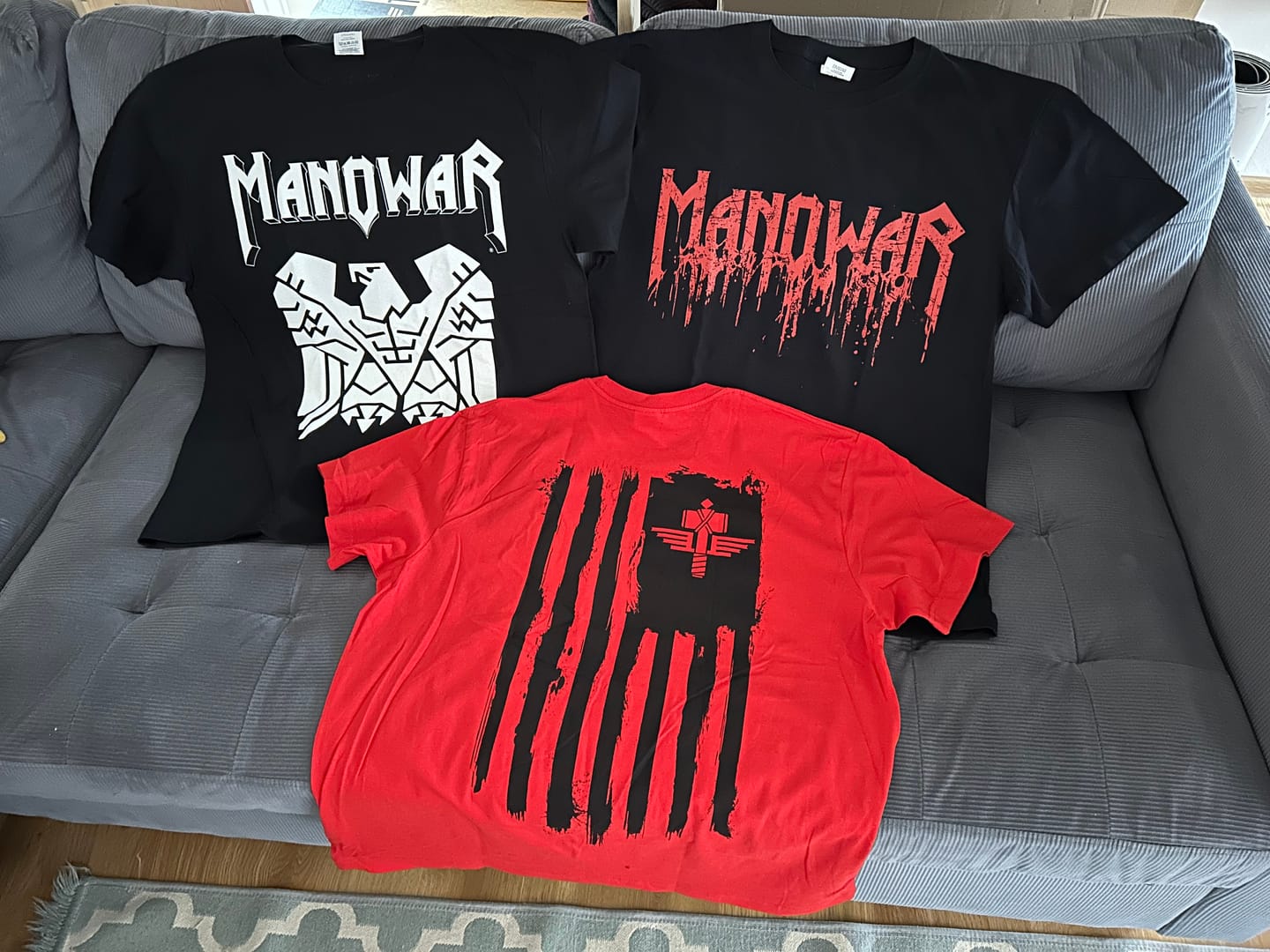 Customer photo review of Manowar T-Shirt Crushing The Enemies Of Metal, Blood logo