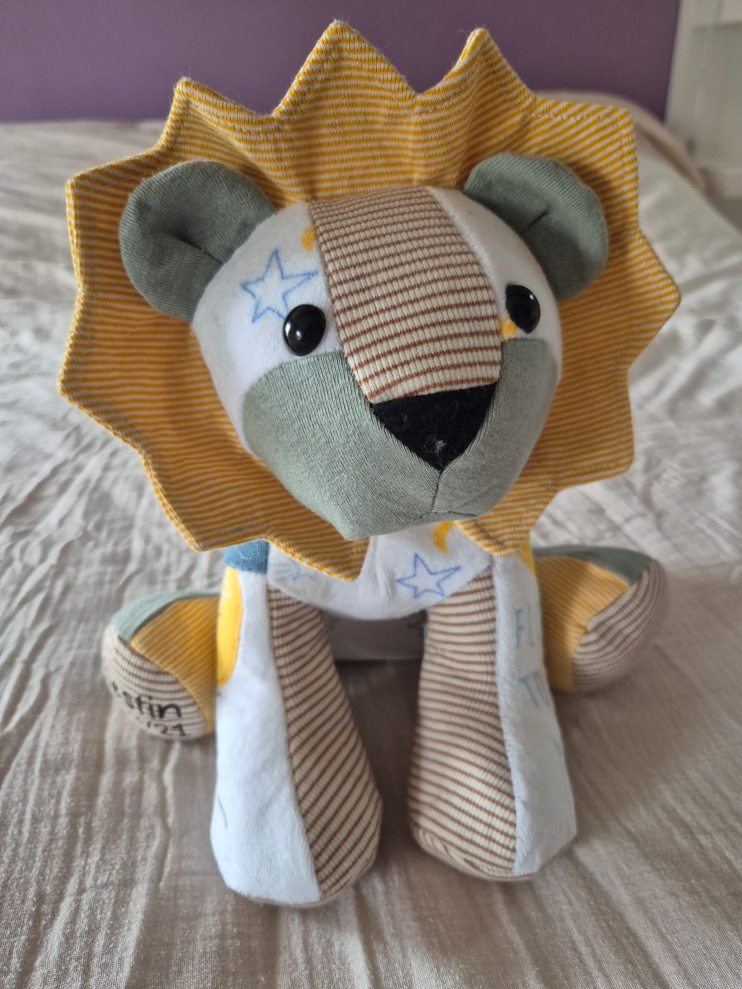 Customer photo review of Lion en peluche souvenir