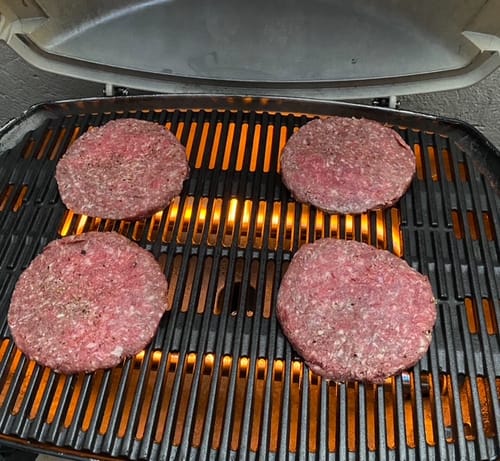 Reseña con foto de un cliente sobre Hamburguesa Premium