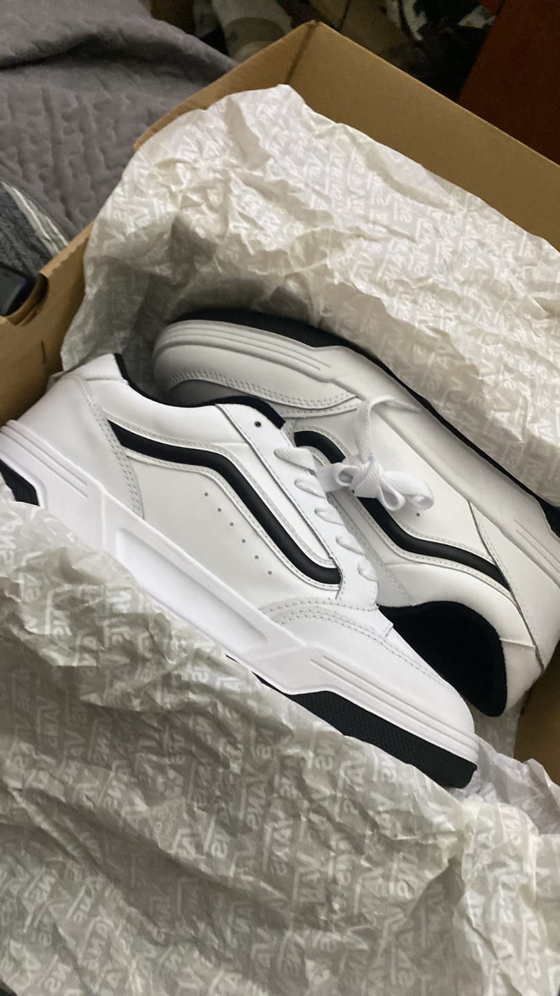 Customer photo review of Zapatilla Vans Hylane Unisex Blanco