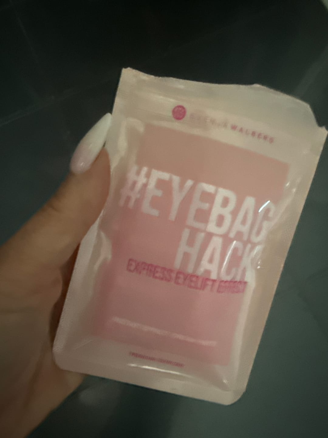 Customer photo review of EYEBAGHACK -  Express Eyelift Effect