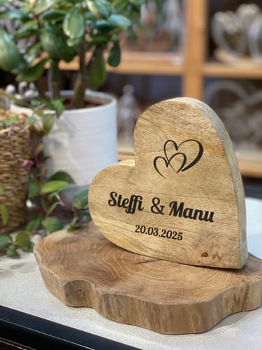 Customer photo review of Holzherz zum Hinstellen 15x15x2 cm personalisiertes Geschenk
