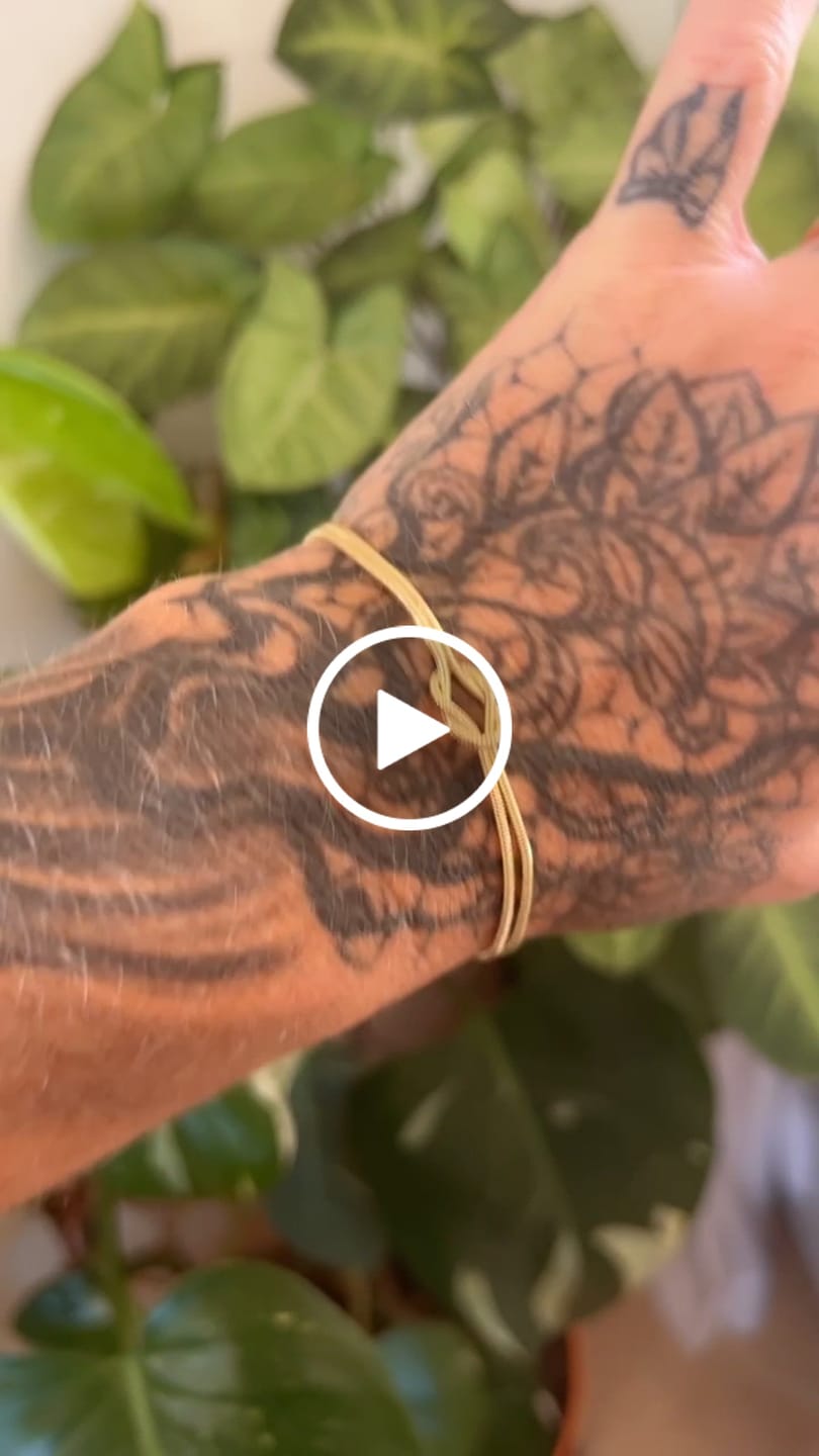 Customer video review of Sisters Eternal Bond Knot Bracelets