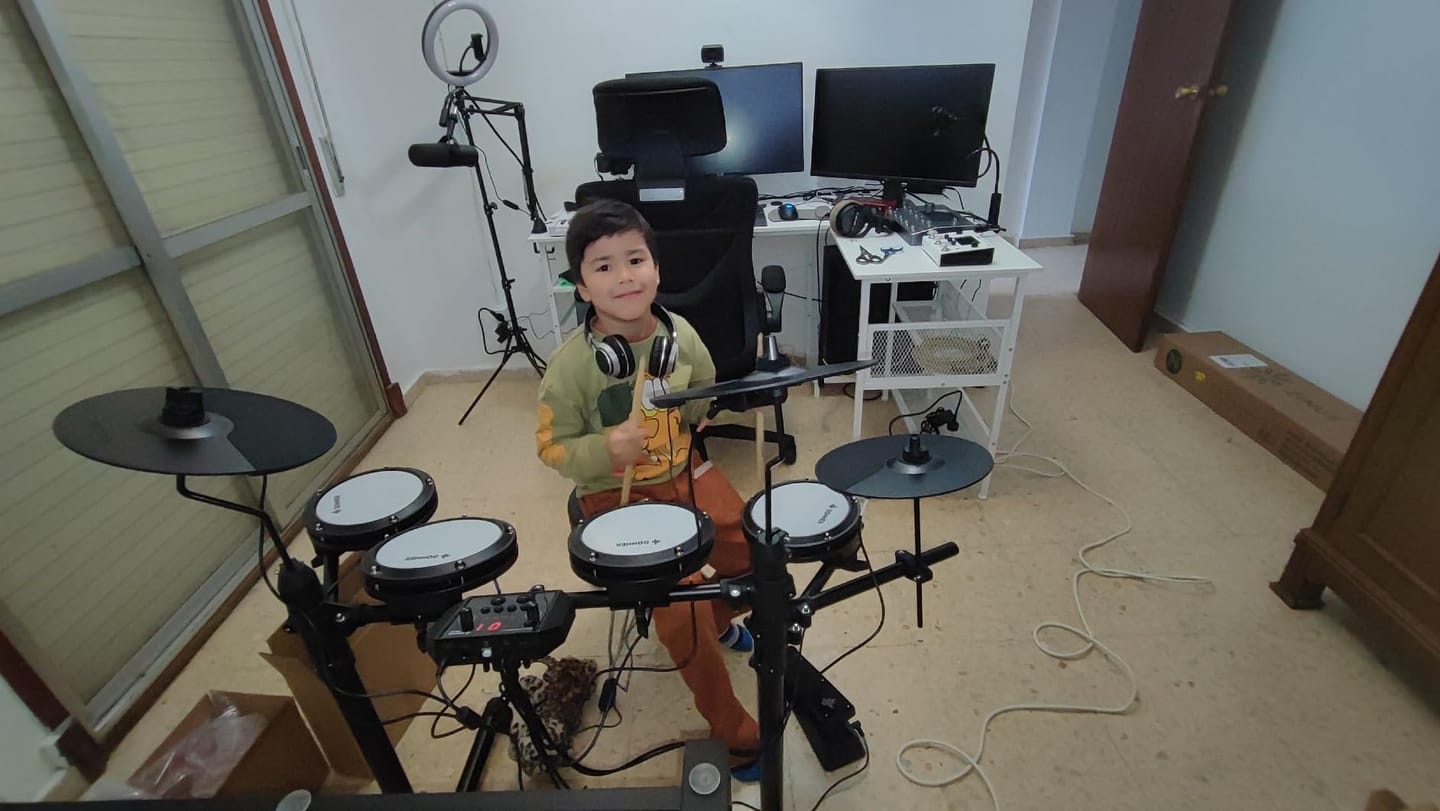 Customer photo review of Batterie électrique Donner DED-80 5 tambours et 3 cymbales