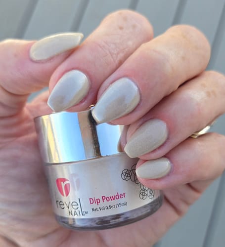 Customer photo review of D1338 Cafe Au Lait Shimmer Dip Powder
