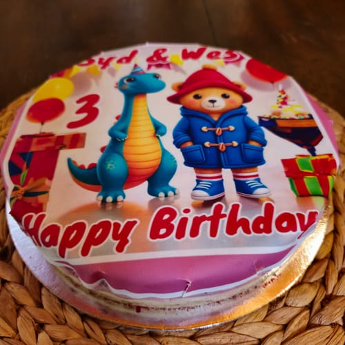 Customer photo review of 25 cm Round Custom Edible Icing Image