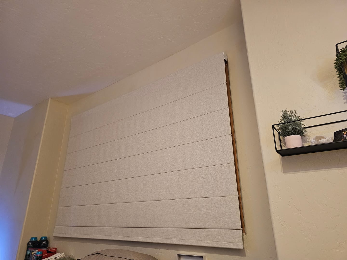 Customer photo review of SmartWings Motorized Roman Shades 100% Blackout Iris