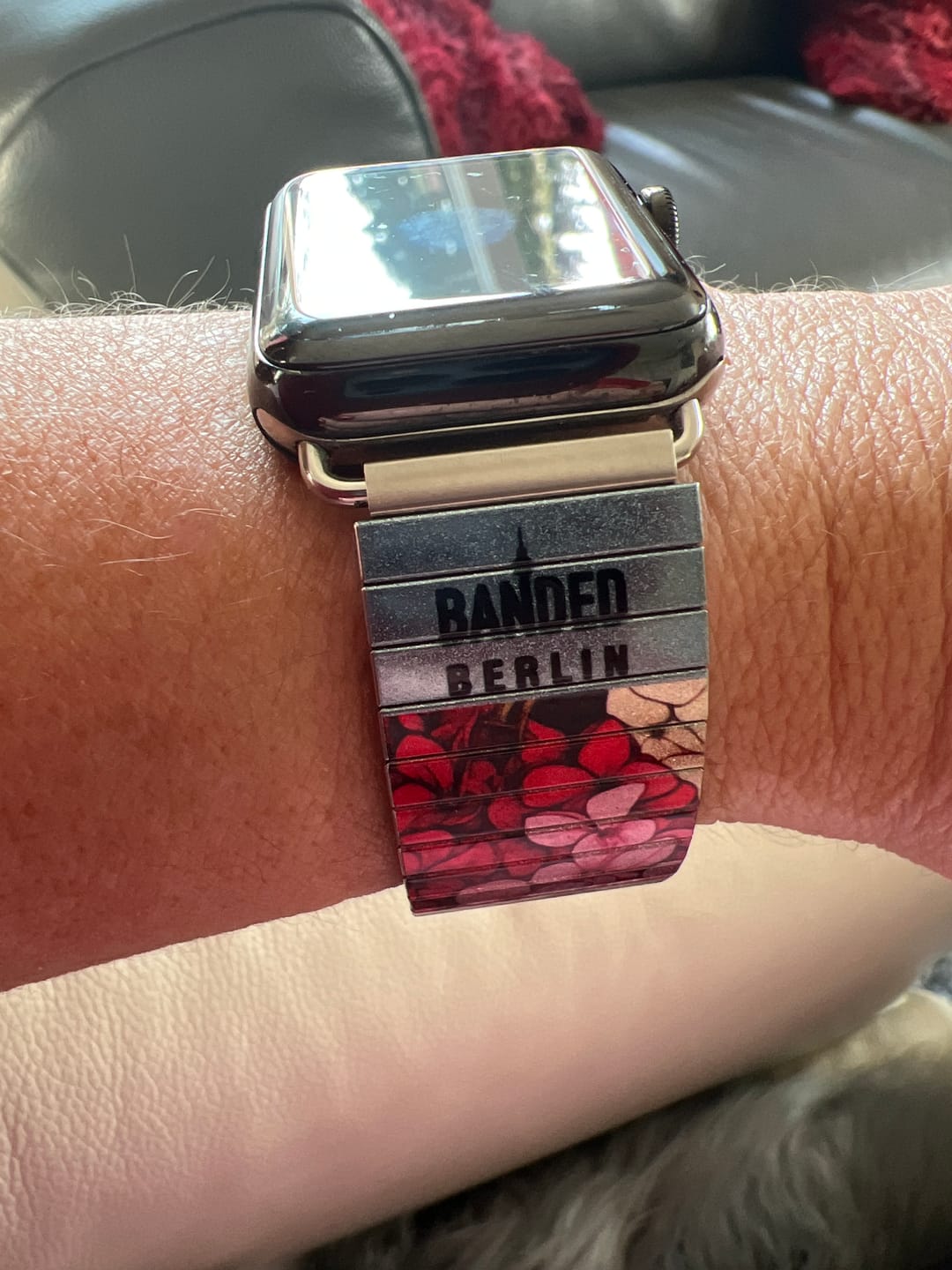 Customer photo review of Ajisai Bloom - Banded for Smart Watch Metallic
