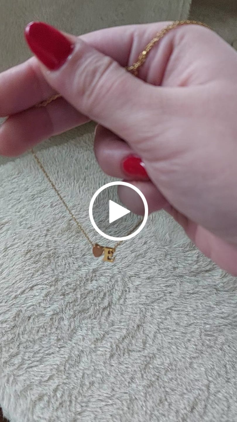 Customer video review of Collar Letra Amor
