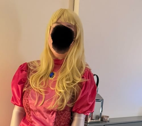Customer photo review of Super Mario Prinzessin Peach Perücke Cosplay Perücke gelb