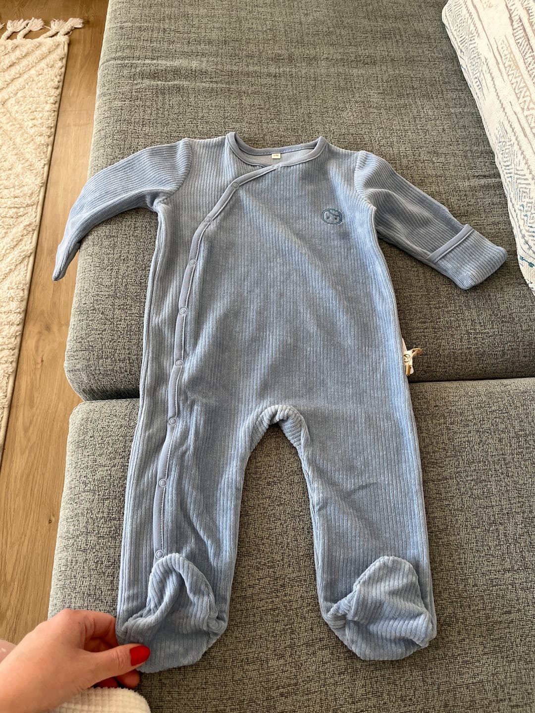 Customer photo review of Kendinden Eldivenli Patikli Fitilli Kadife Bebek Tulumu Mavi