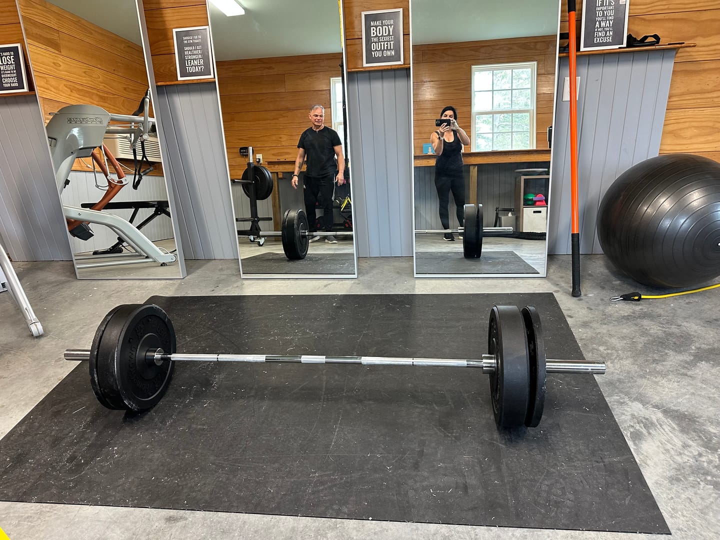 Customer photo review of URA-MAX BLACK Bumper Plate Sets