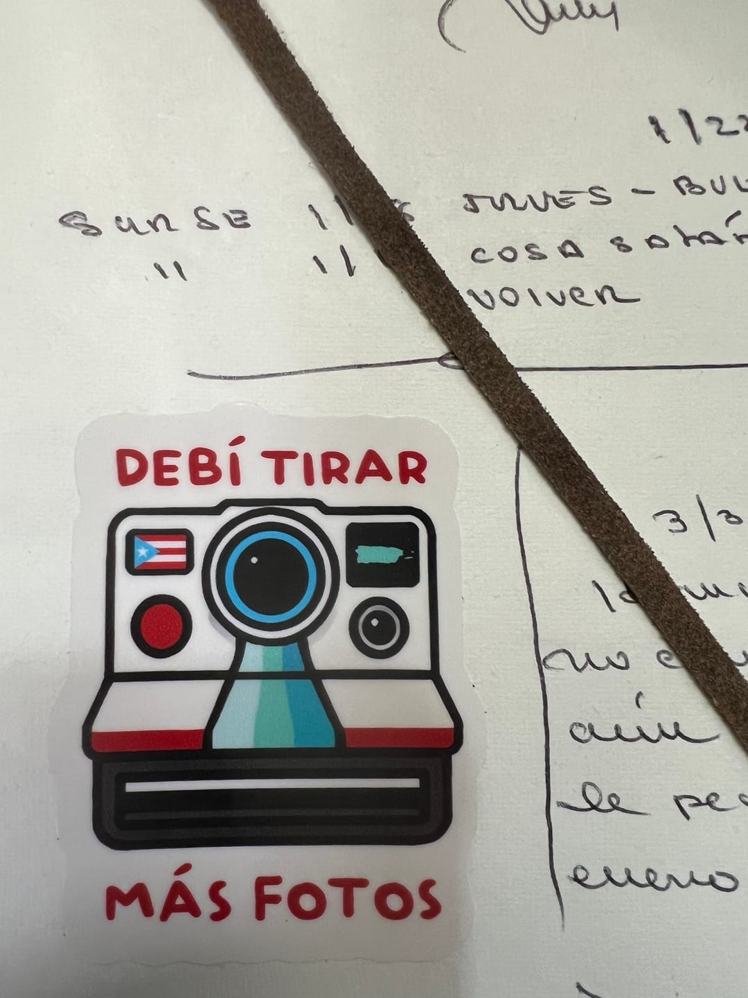 Customer photo review of Debí tirar más fotos (Sticker Laminado)