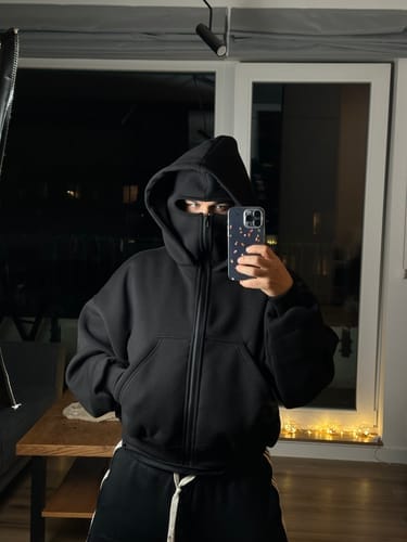 Customer photo review of 470 GSM BALACLAVA HOODIE LIMITED BLACK