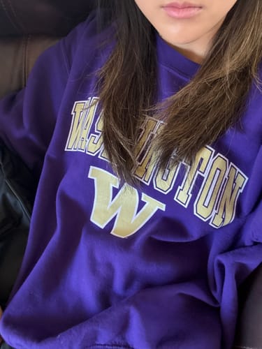 Customer photo review of Vintage Washington Huskies Sweatshirt (L)