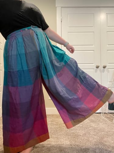 Customer photo review of FRIDA PANTS | AURA CHEX