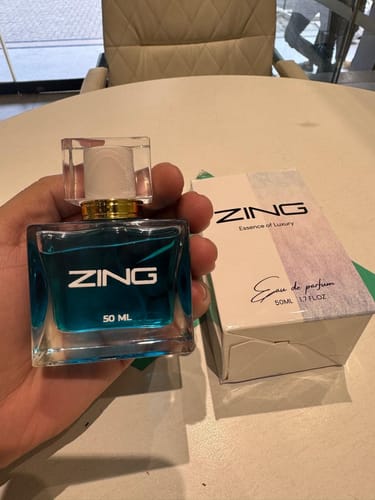 Customer photo review of Blue De Zing