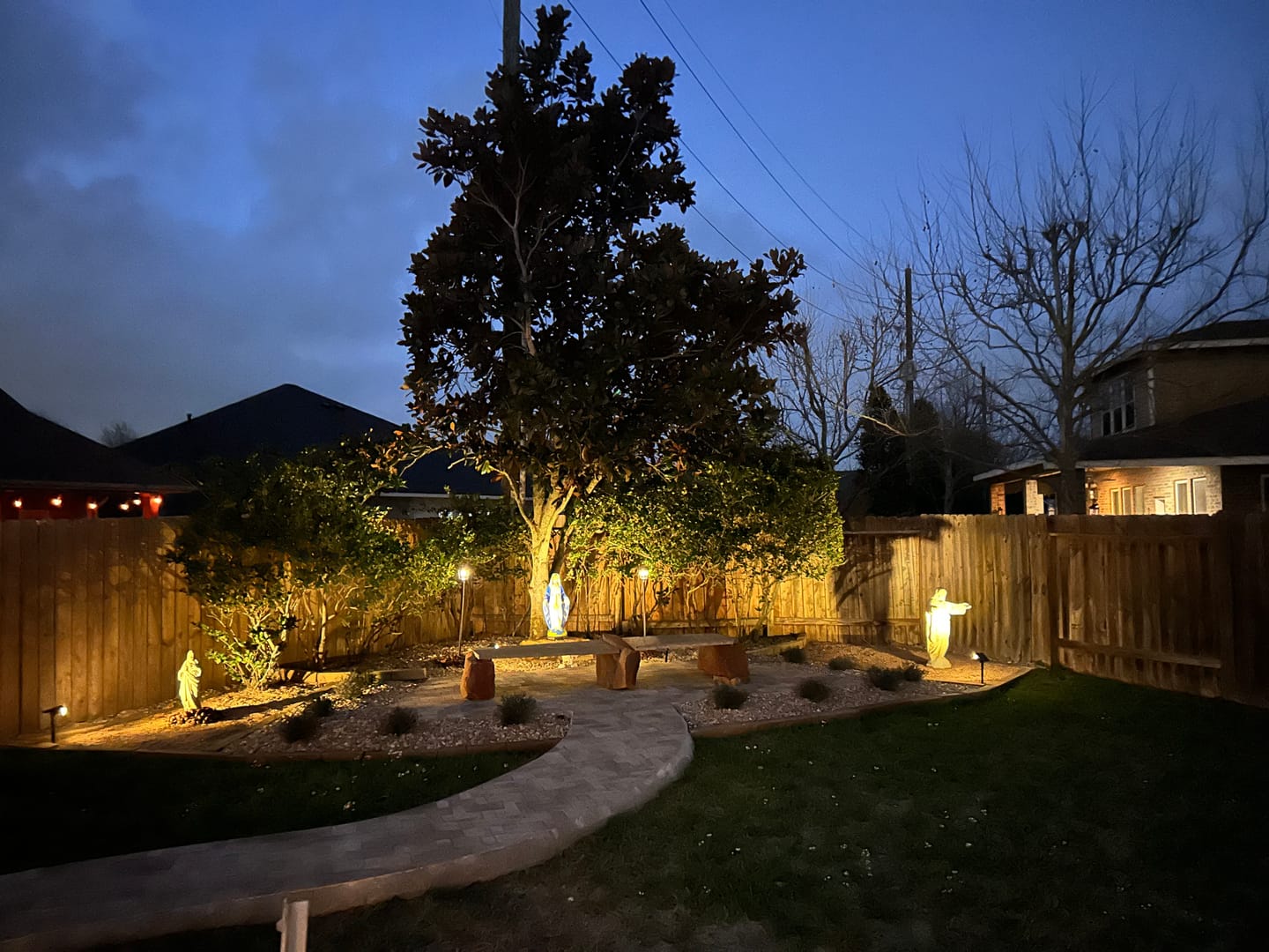Customer photo review of TSUN Solar Spotlights For Trees Warm White