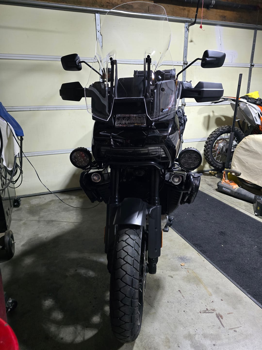 Customer photo review of D7 LED Light Pods with DataDim™ Technology