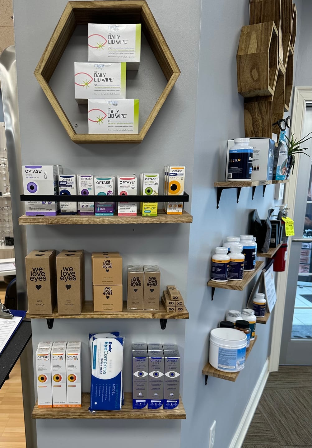 Customer photo review of *CASE (12 per case) - The Daily Lid Wipe™