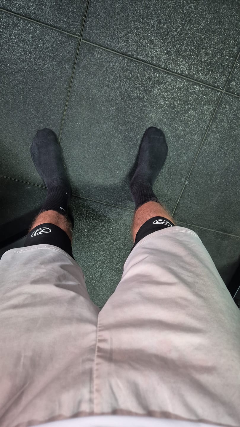 Customer photo review of Strength Shop 7mm Inferno Neoprene Knee Sleeves - Black - IPF Approved (Pair)