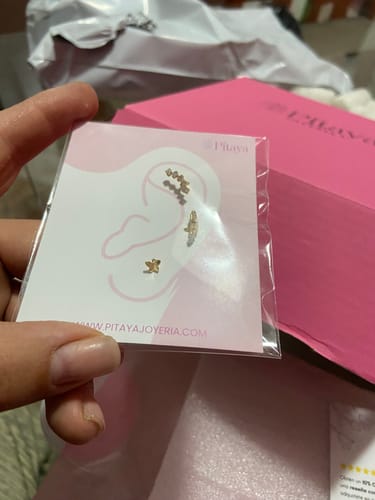 Customer photo review of Piercing Curvo 1era Perforación Titanio