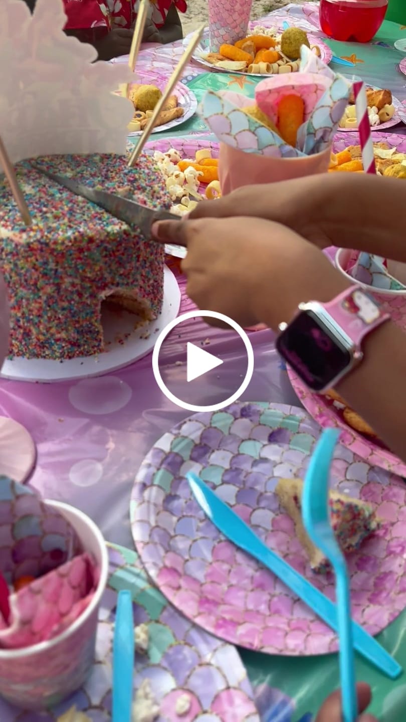 Customer video review of Pinata Cake