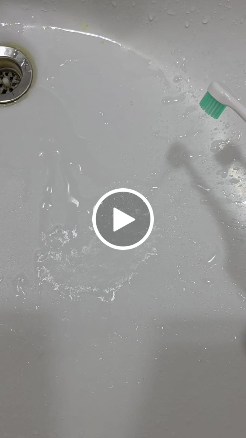 Customer video review of 【 予約注文限定 20%OFF / 6月中旬お届け予定 】水流音波歯ブラシ Water Sonic ウォーターソニック フルセット