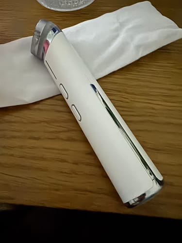 Customer photo review of 3-in-1 Lumipore Serum Booster Wand