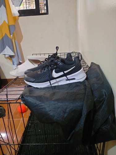 Customer photo review of Nike Women's Air Max Nuaxis Casual Shoes